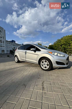 Хэтчбек Ford Fiesta 2013 в 