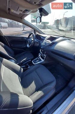 Хэтчбек Ford Fiesta 2013 в 