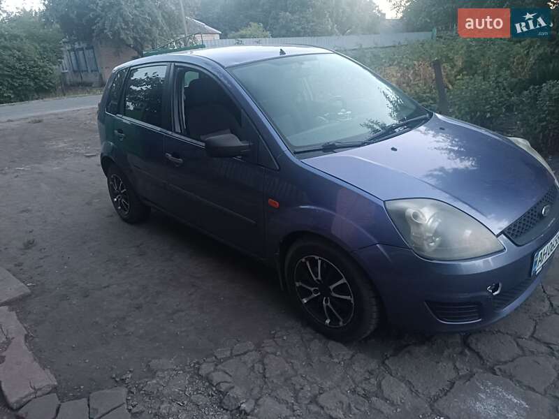 Хэтчбек Ford Fiesta 2006 в Синельниково