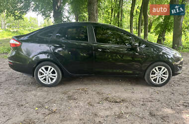 Седан Ford Fiesta 2014 в 