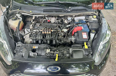 Седан Ford Fiesta 2014 в 