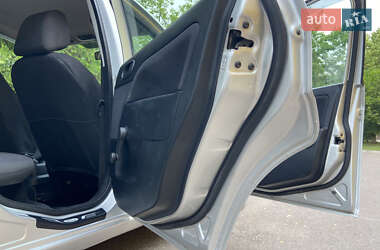 Хэтчбек Ford Fiesta 2005 в 