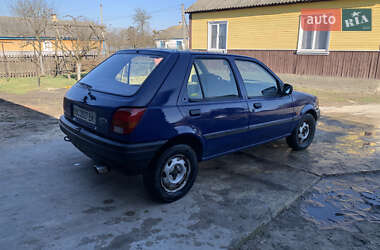 Хэтчбек Ford Fiesta 1992 в 