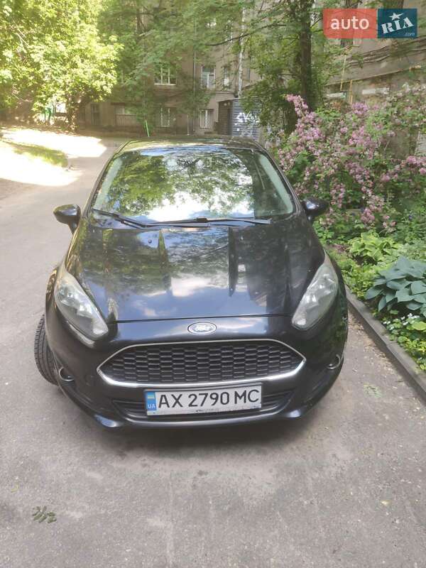 Седан Ford Fiesta 2014 в 
