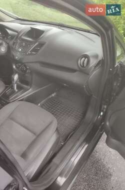 Седан Ford Fiesta 2014 в 