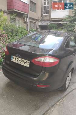 Седан Ford Fiesta 2014 в 