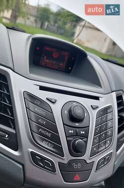 Хетчбек Ford Fiesta 2011 в 