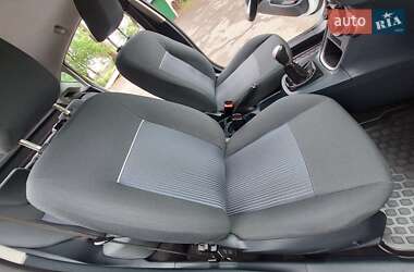 Хетчбек Ford Fiesta 2011 в 
