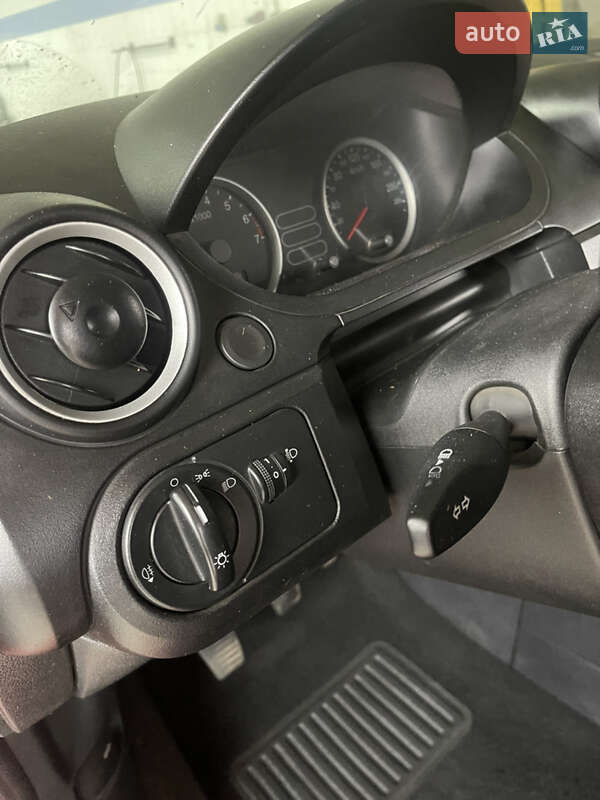 Хэтчбек Ford Fiesta 2005 в Одессе