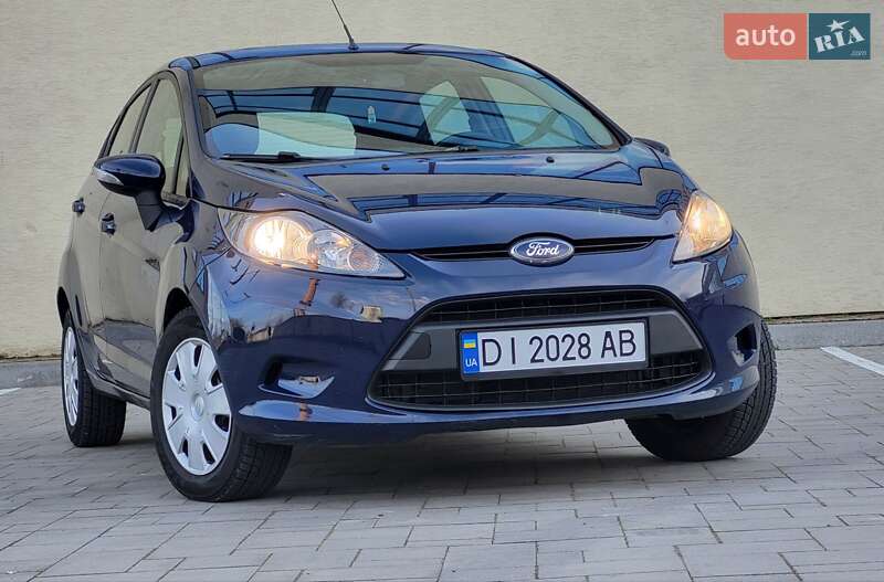 Хетчбек Ford Fiesta 2011 в 