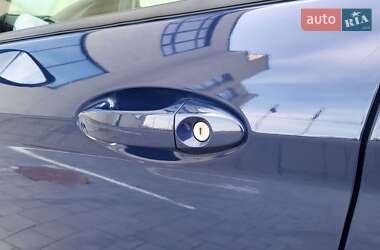 Хетчбек Ford Fiesta 2011 в 