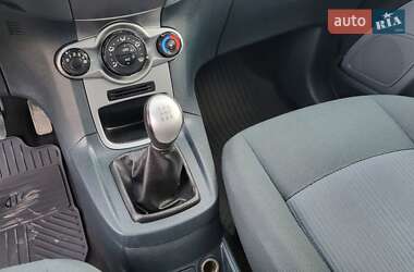 Хетчбек Ford Fiesta 2011 в 