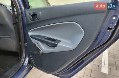 Хетчбек Ford Fiesta 2011 в 