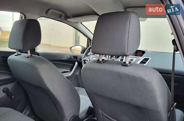 Хетчбек Ford Fiesta 2011 в 