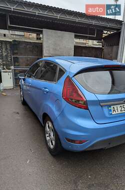Хэтчбек Ford Fiesta 2009 в 
