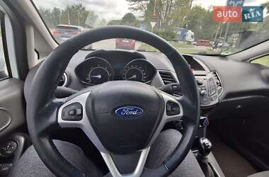 Хэтчбек Ford Fiesta 2013 в 