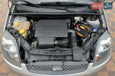 Хэтчбек Ford Fiesta 2007 в 
