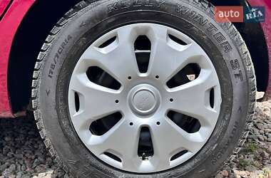 Хэтчбек Ford Fiesta 2011 в 