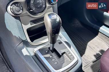 Хэтчбек Ford Fiesta 2011 в 