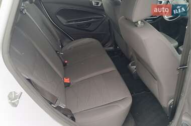 Хэтчбек Ford Fiesta 2016 в 