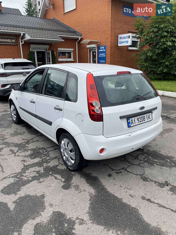 Хэтчбек Ford Fiesta 2007 в 
