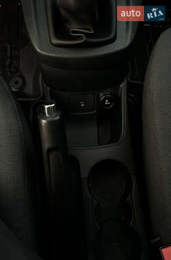 Хэтчбек Ford Fiesta 2010 в 