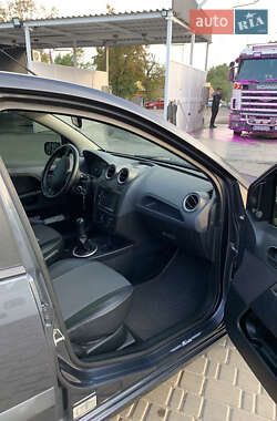 Хэтчбек Ford Fiesta 2007 в 