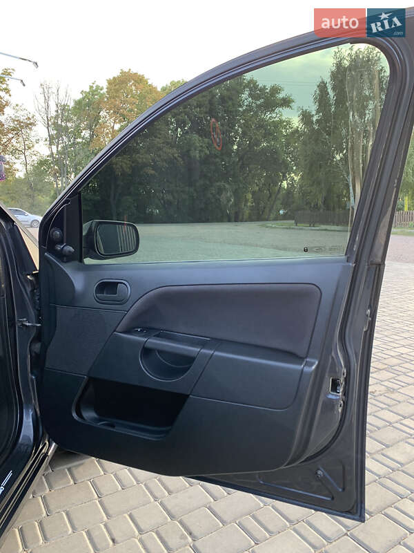 Хэтчбек Ford Fiesta 2007 в Первомайске