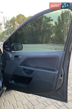 Хэтчбек Ford Fiesta 2007 в 