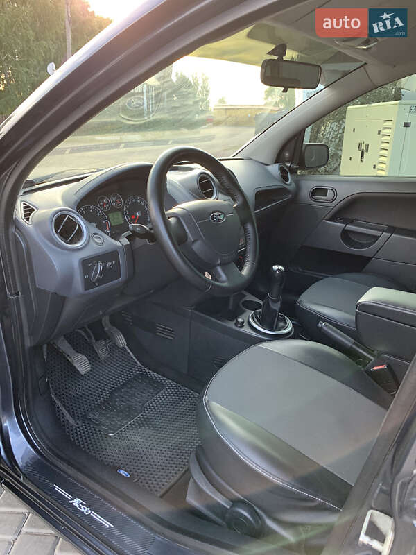 Хэтчбек Ford Fiesta 2007 в Первомайске