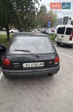 Хэтчбек Ford Fiesta 1991 в 