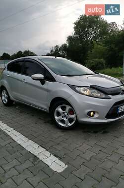 Хетчбек Ford Fiesta 2010 в 