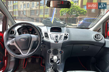 Хэтчбек Ford Fiesta 2012 в 