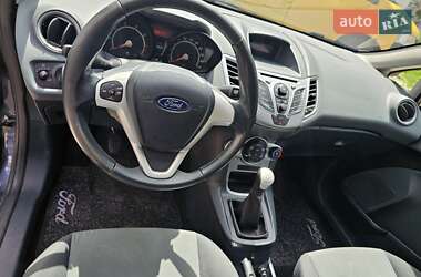 Хэтчбек Ford Fiesta 2010 в 
