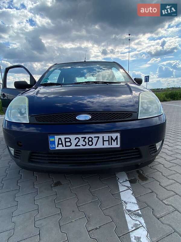 Хэтчбек Ford Fiesta 2004 в Виннице