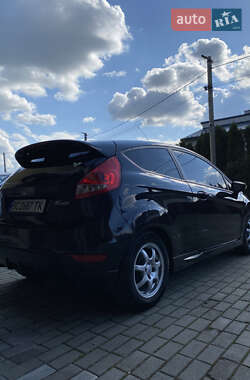 Хэтчбек Ford Fiesta 2010 в 