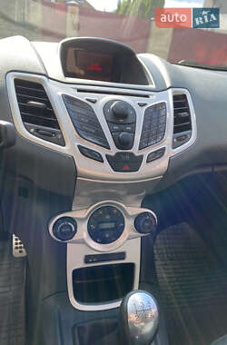Хэтчбек Ford Fiesta 2010 в 
