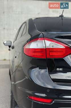 Седан Ford Fiesta 2016 в 
