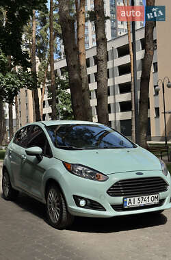 Хэтчбек Ford Fiesta 2018 в 