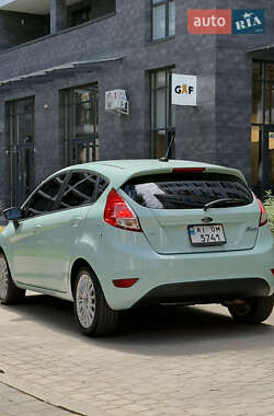 Хэтчбек Ford Fiesta 2018 в 
