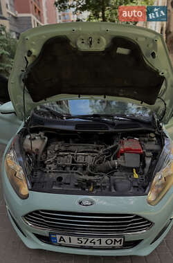 Хэтчбек Ford Fiesta 2018 в 