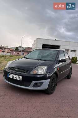 Хэтчбек Ford Fiesta 2008 в Калуше