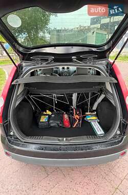Хэтчбек Ford Fiesta 2008 в 