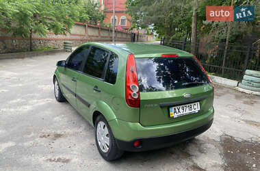 Хетчбек Ford Fiesta 2006 в 