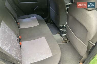 Хетчбек Ford Fiesta 2006 в 