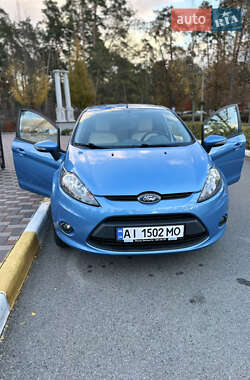 Хэтчбек Ford Fiesta 2011 в 