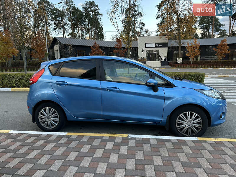 Хэтчбек Ford Fiesta 2011 в Киеве