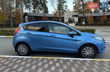 Хэтчбек Ford Fiesta 2011 в 