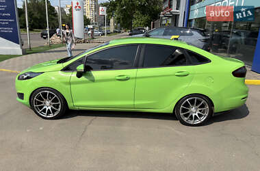 Седан Ford Fiesta 2014 в 