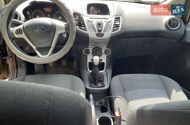 Хетчбек Ford Fiesta 2012 в 